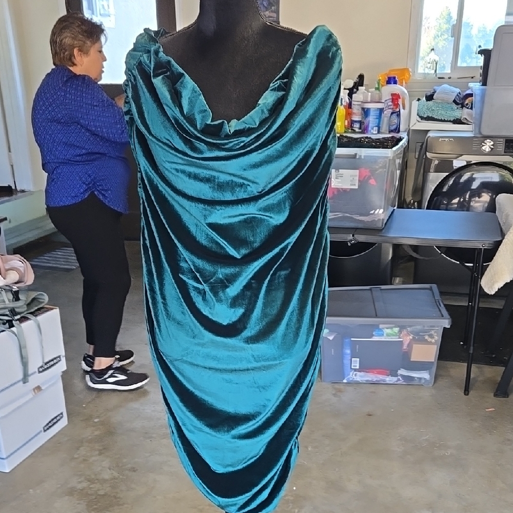 Boohoo Strapless Velvet Dress